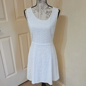 Imaginary Voyage White Textured Knee Length Dress